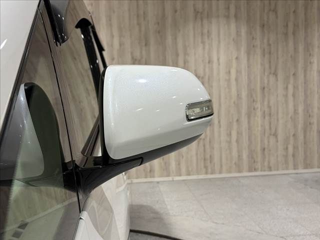 TOYOTA VELLFIRE 2012