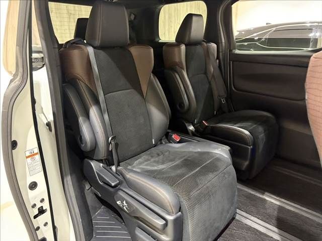 TOYOTA ALPHARD 2017