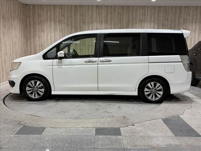 HONDA STEPWAGON SPADA 2013