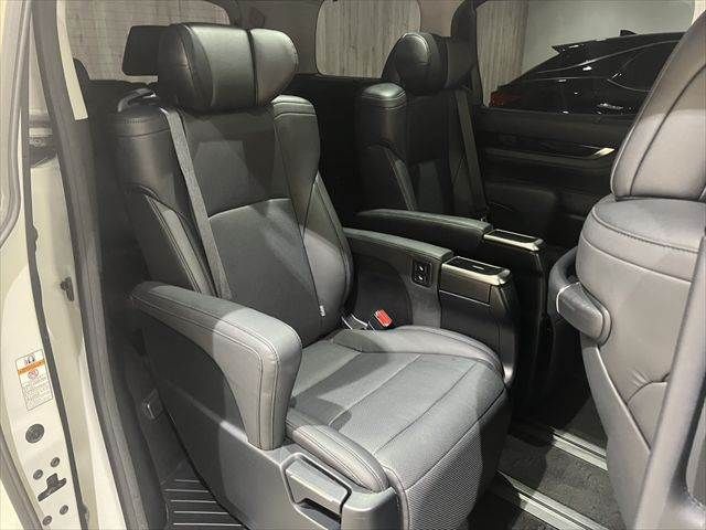TOYOTA ALPHARD 2019