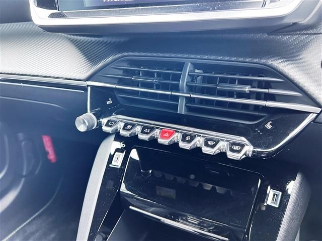 PEUGEOT PEUGEOT 2008 2022