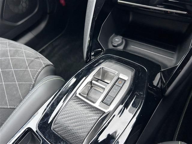 PEUGEOT PEUGEOT 2008 2022