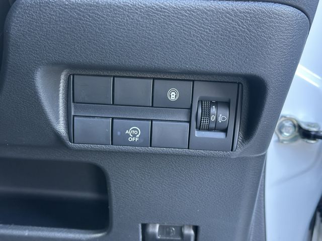 MITSUBISHI ek X 2019