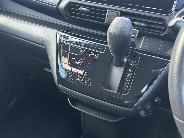 MITSUBISHI ek X 2019