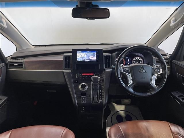 MITSUBISHI DELICA D:5 4WD 2019