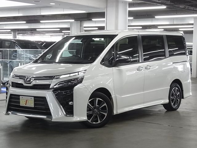 TOYOTA VOXY 2018