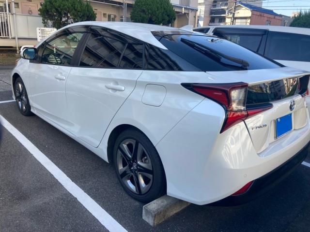 TOYOTA PRIUS 2021