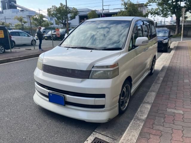 TOYOTA VOXY 2003