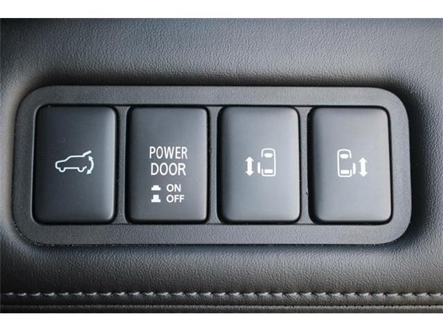 MITSUBISHI DELICA D:5 4WD 2023