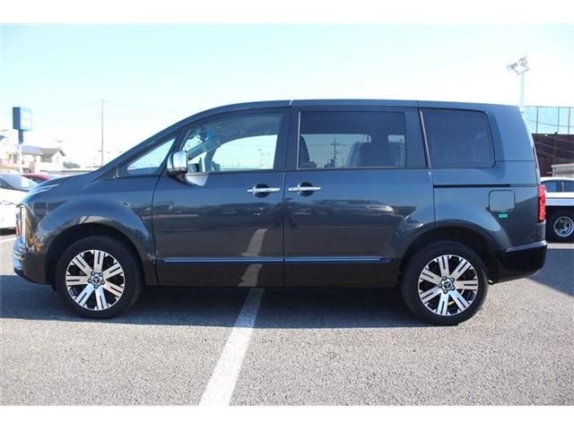 MITSUBISHI DELICA D:5 4WD 2023