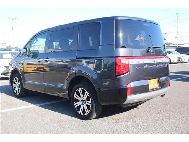 MITSUBISHI DELICA D:5 4WD 2023