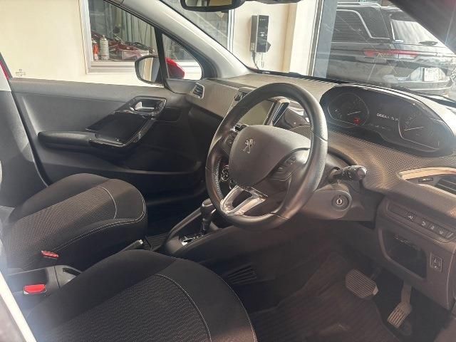 PEUGEOT PEUGEOT 208 2017