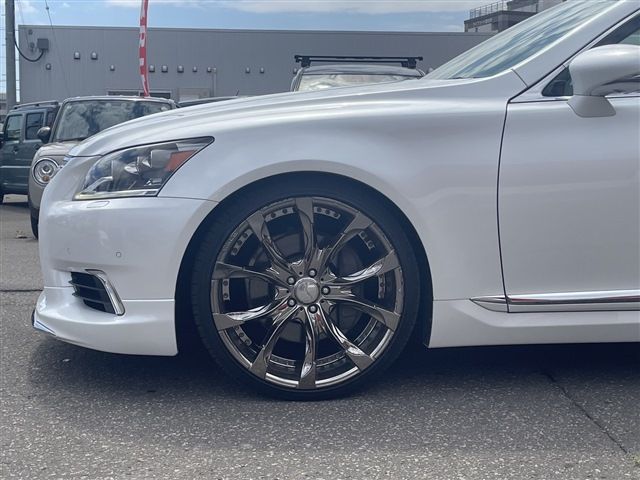 TOYOTA LEXUS LS600h 2015