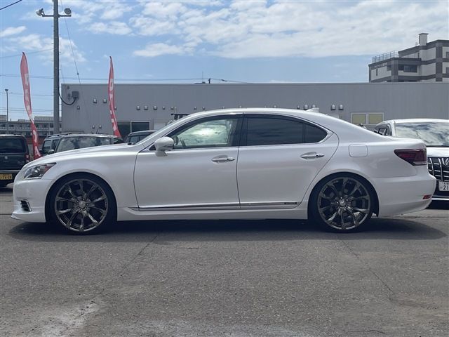 TOYOTA LEXUS LS600h 2015