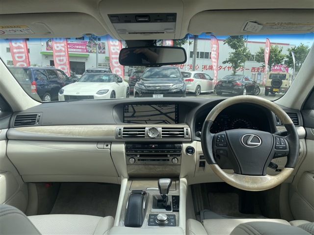 TOYOTA LEXUS LS600h 2015