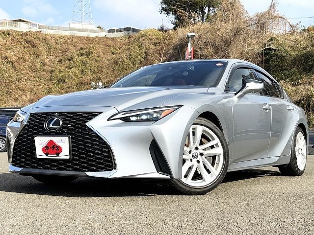 TOYOTA LEXUS IS300 2021