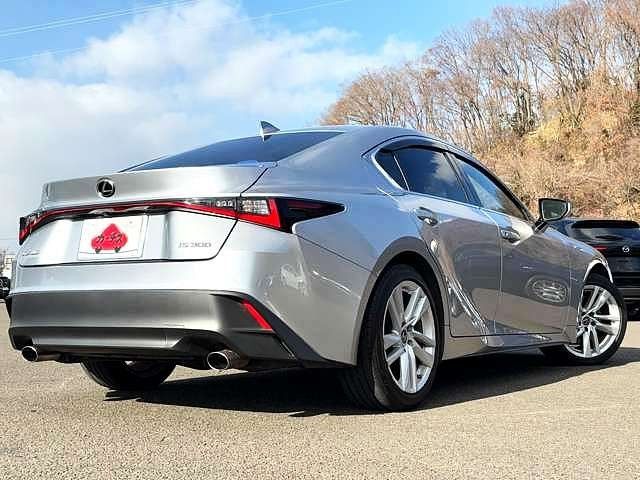 TOYOTA LEXUS IS300 2021