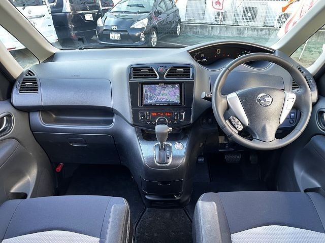 NISSAN SERENA  S-HYBRID 2013