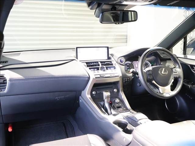 TOYOTA LEXUS NX300h AWD 2018