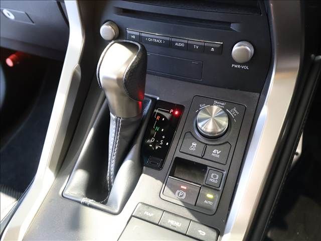 TOYOTA LEXUS NX300h AWD 2018