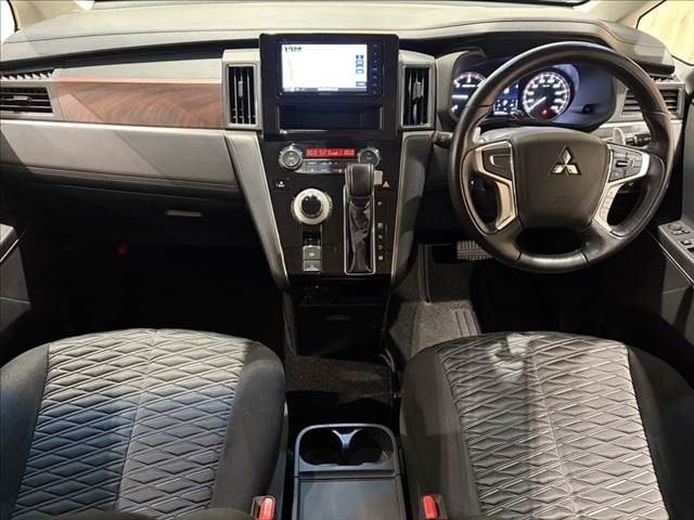 MITSUBISHI DELICA D:5 4WD 2019