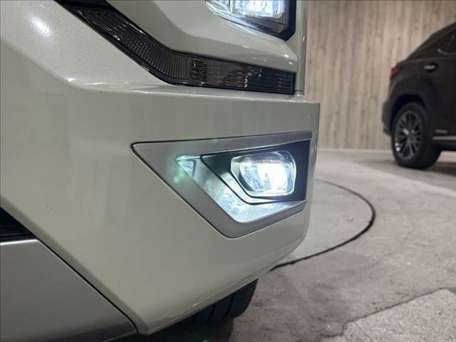 MITSUBISHI DELICA D:5 4WD 2019