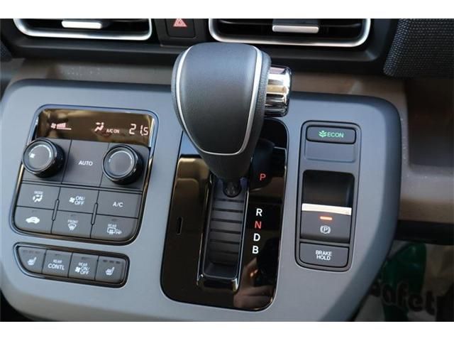 HONDA FREED e:HEV 2025