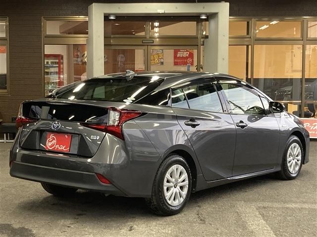 TOYOTA PRIUS 2019