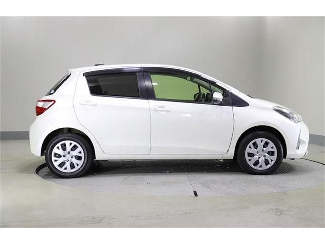 TOYOTA VITZ  4WD 2017