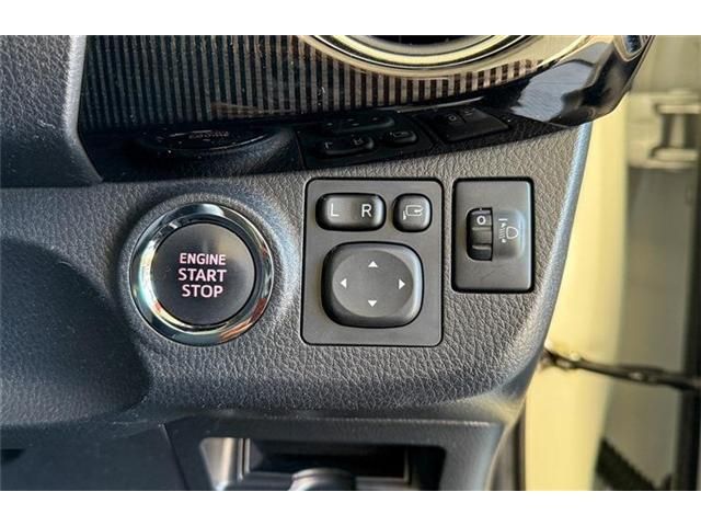 TOYOTA VITZ  4WD 2017