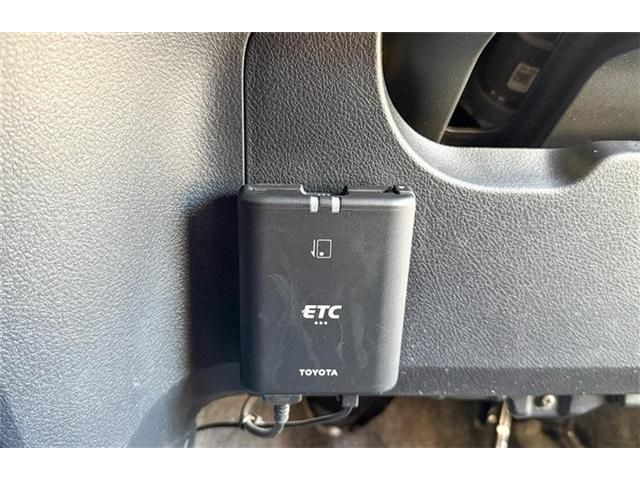 TOYOTA VITZ  4WD 2017