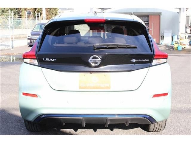NISSAN LEAF 2018