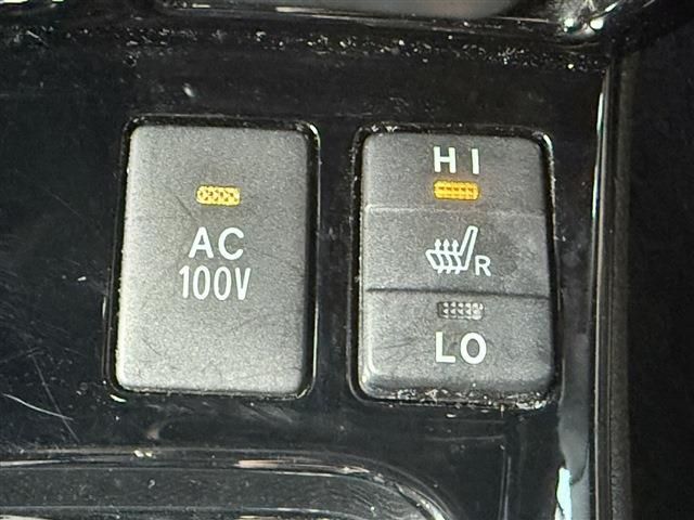 TOYOTA ESQUIRE HYBRID 2017