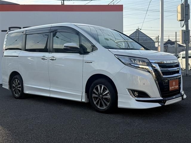 TOYOTA ESQUIRE HYBRID 2017