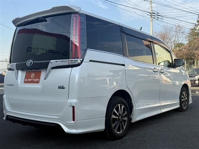 TOYOTA ESQUIRE HYBRID 2017