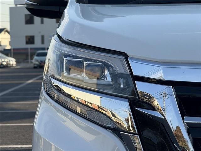 TOYOTA ESQUIRE HYBRID 2017