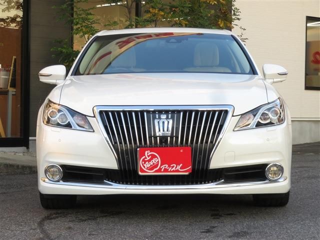 TOYOTA CROWN MAJESTA HYBRID 2017