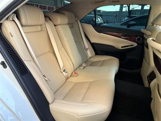 TOYOTA CROWN MAJESTA HYBRID 2017