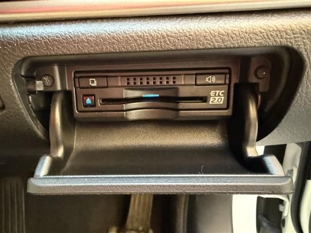 TOYOTA CROWN MAJESTA HYBRID 2017