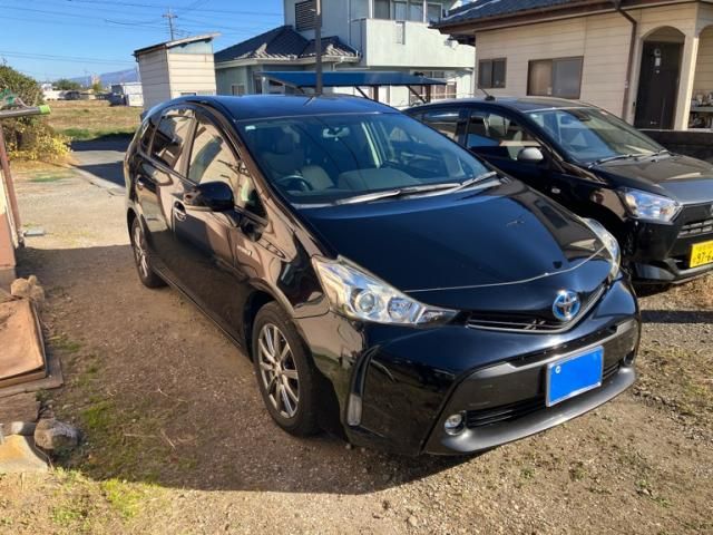 TOYOTA PRIUS Alpha 2017