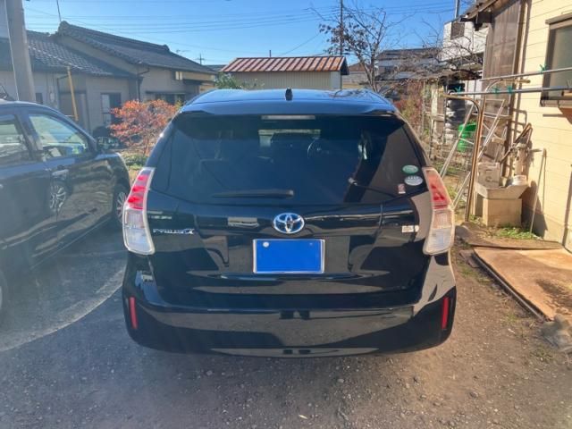 TOYOTA PRIUS Alpha 2017