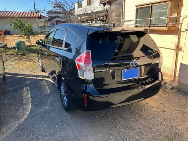 TOYOTA PRIUS Alpha 2017