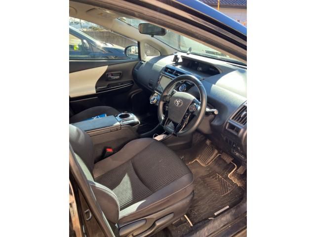 TOYOTA PRIUS Alpha 2017