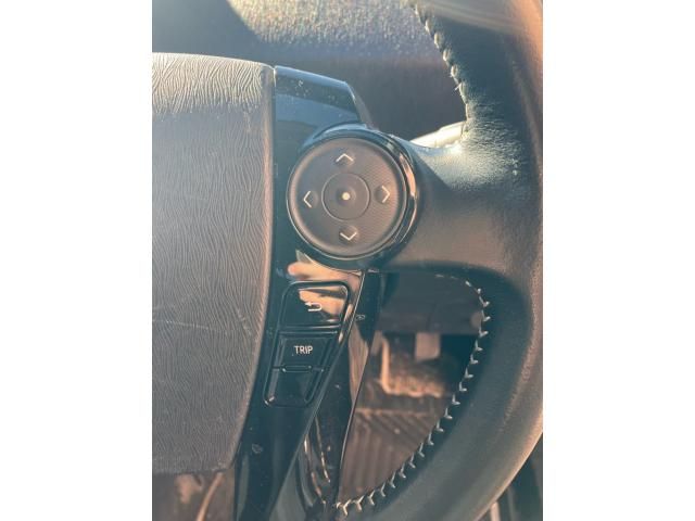 TOYOTA PRIUS Alpha 2017