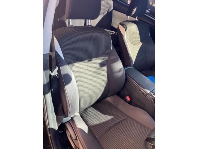 TOYOTA PRIUS Alpha 2017