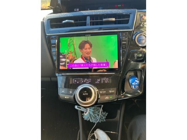 TOYOTA PRIUS Alpha 2017