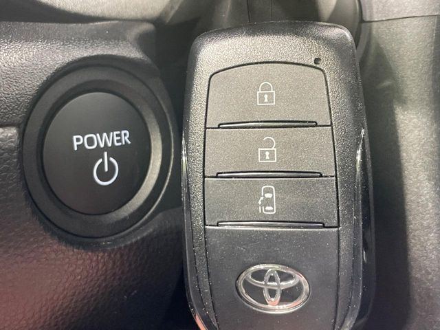 TOYOTA SIENTA HYBRID 2025