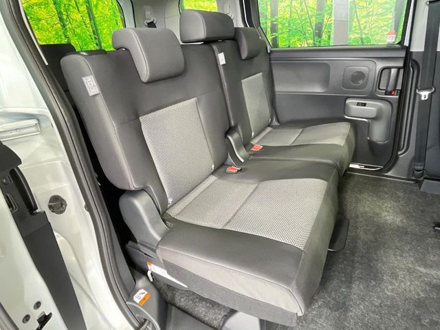 TOYOTA SIENTA HYBRID 2025