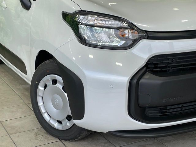 TOYOTA SIENTA HYBRID 2025