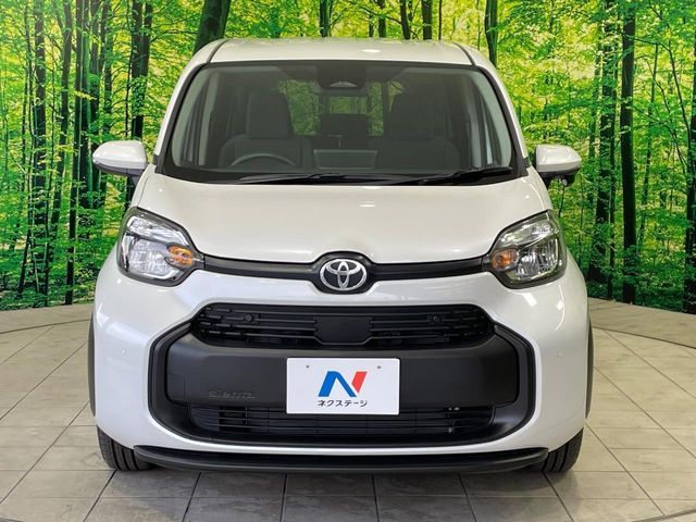TOYOTA SIENTA HYBRID 2025